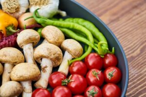Mushrooms tomatoes and garlic 300x199 - Mushrooms, tomatoes and garlic