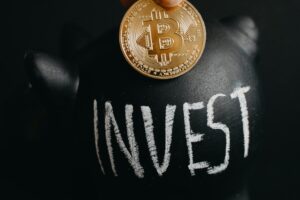 invest piggy bank 300x200 - invest piggy bank